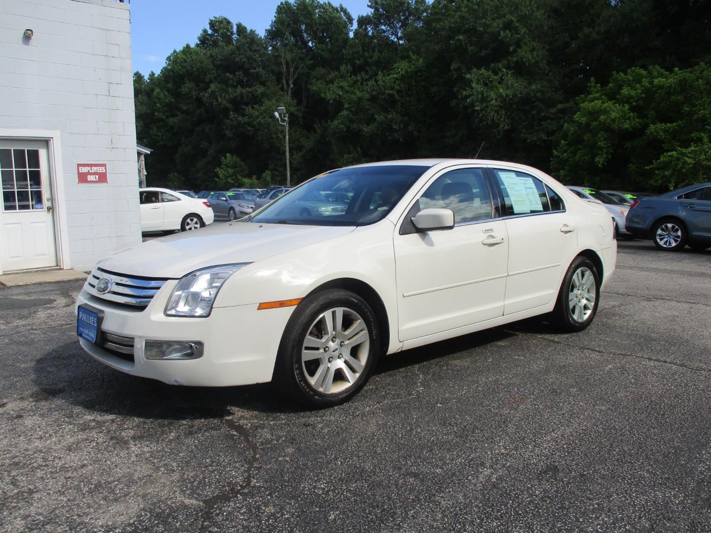 2008 WHITE Ford Fusion (3FAHP08Z38R) , AUTOMATIC transmission, located at 540a Delsea Drive, Sewell, NJ, 08080, (856) 589-6888, 39.752560, -75.111206 - Photo#0